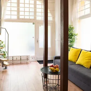spaciousstylish-loft-bed-apartment-s-bahn-access.find-berlin-hotels.com/