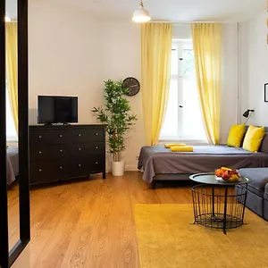 shabby-chic-apartment-freshly-furnishedrenovated.find-berlin-hotels.com/