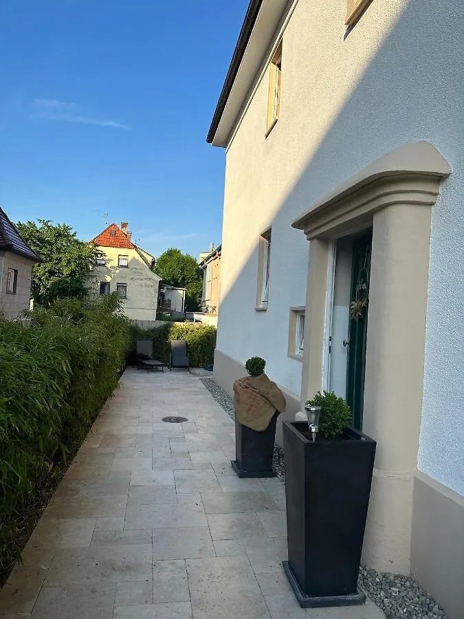 Altes Stadthaus Mit Garten Und Gewolbekeller Villa Stuttgart