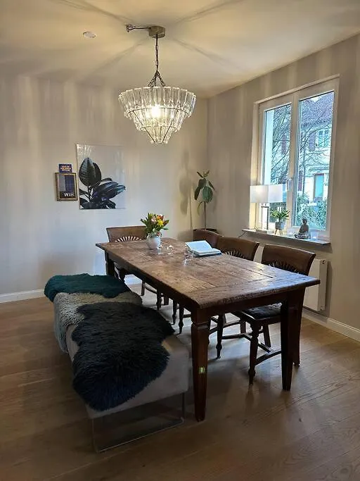 Altes Stadthaus Mit Garten Und Gewolbekeller Villa Stuttgart Holiday home